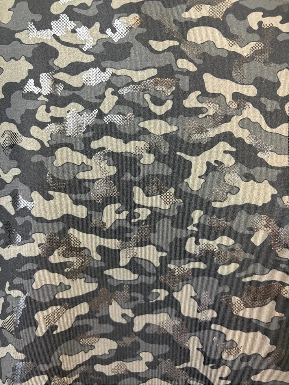 GapFit Women's Size Large Camo Foil 7/8 Leggings High Rise Athleisure Gym Yoga - Picture 5 of 7